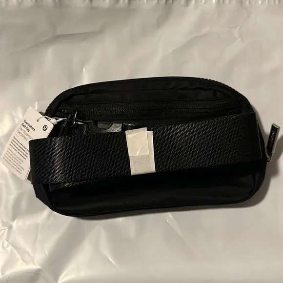 Lululemon everyday bag - Picture 4 of 7